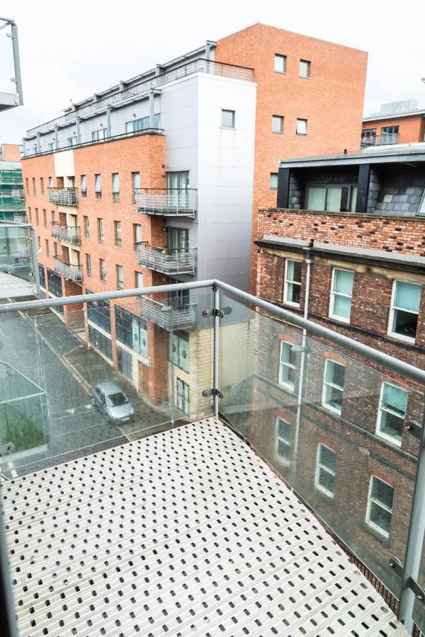 Serviced Apartment In Liverpool City Centre - Free Parking - Balcony - By Happy Days Exterior foto