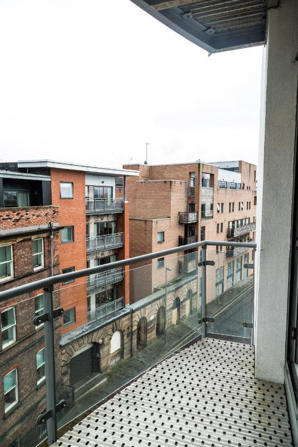 Serviced Apartment In Liverpool City Centre - Free Parking - Balcony - By Happy Days Exterior foto